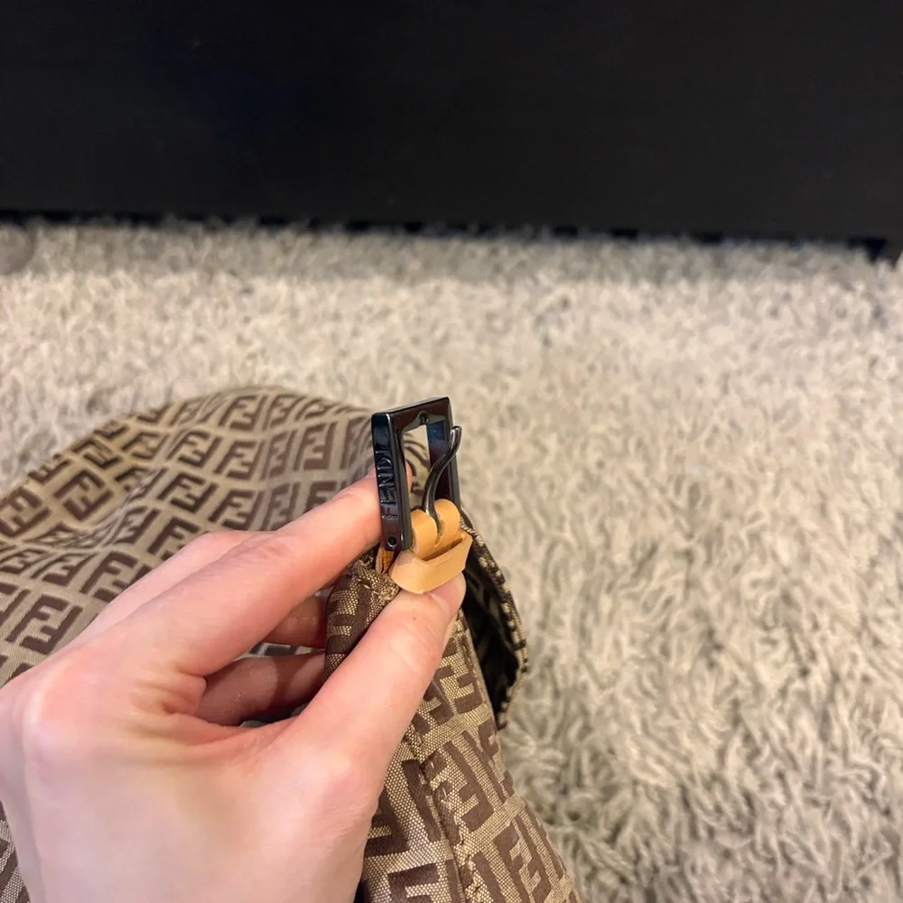 FENDI Zucca Mama Baguette Beige and tan - Picture 11 of 16